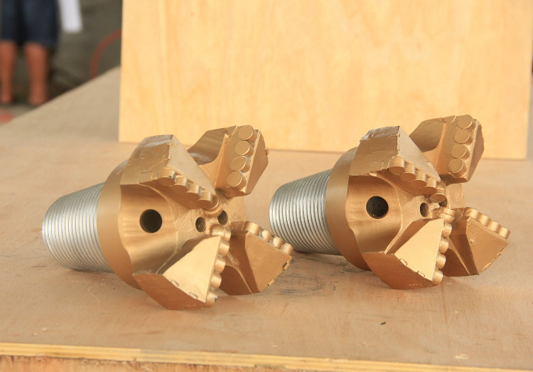 PDC Drag Bit PDC Drill Bit 3 Wing 4 Wing 5 Wing Drag Bit For Water Well